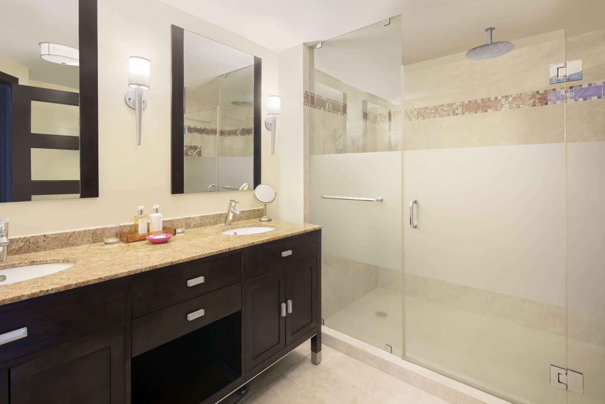 Concierge Collection Bathroom – 1 Bed Ocean Front